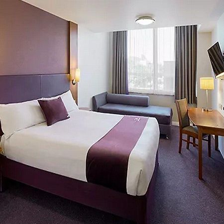 Premier Inn Wolverhampton City Centre Exterior foto