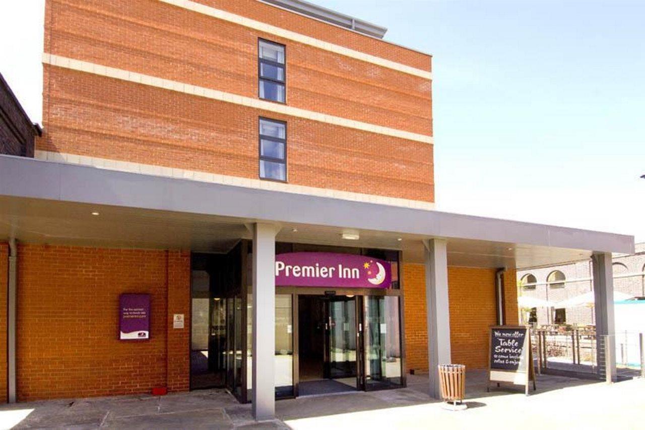 Premier Inn Wolverhampton City Centre Exterior foto