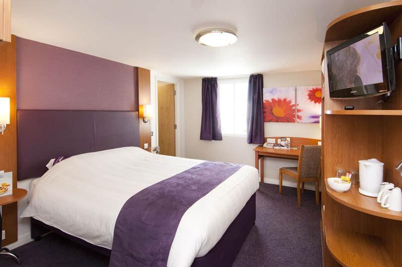 Premier Inn Wolverhampton City Centre Exterior foto